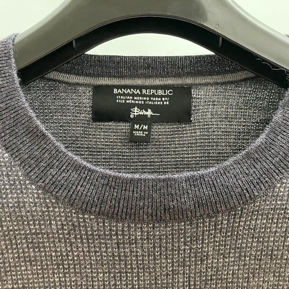 Banana Republic Grey Merino Wool Sweater - Size M - Picture 2 of 5